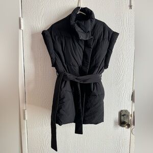 GAP Duvet Wrap Puffer Vest Short Sleeve Belted Vest Black Women’s S Waterproof